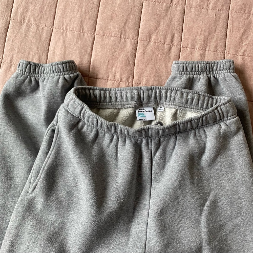 Aritzia TNA Cozy Fleece Mega Sweatpants